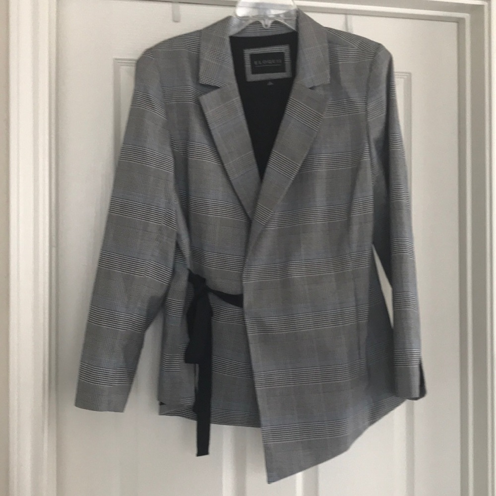 Elloqui wrap blazer